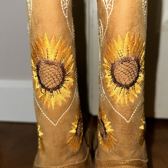 Women’s Brown Leather Cowboy Boots with Sunflower Embroidery Size 9 - Picture 6 of 10
